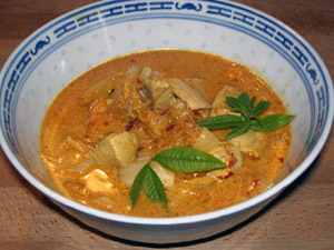 Scharfes Hühnerfleisch mit Curry
